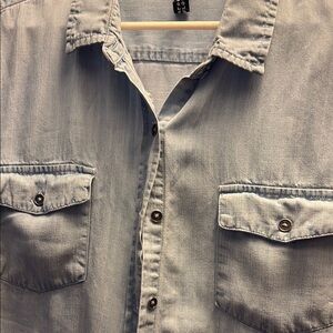 Design Lab Lord & Taylor Light Blue Button Down Denim Shirt